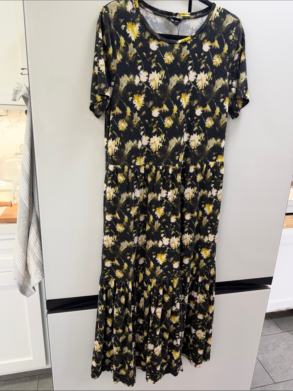 Saint & Sofia Black and Yellow Floral Tiered Maxi Dress with pockets